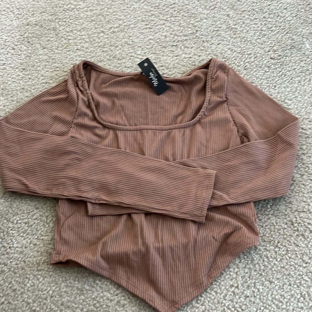 Long sleeve crop top